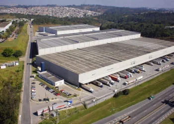 Banco brasileiro compra gigante varejista por apenas 500 reais